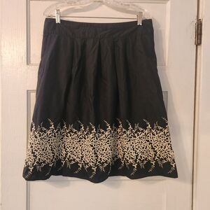 Banana Republic Skirt, Black Midi White Floral Embroidery Sz 12 EUC Lined Cotton